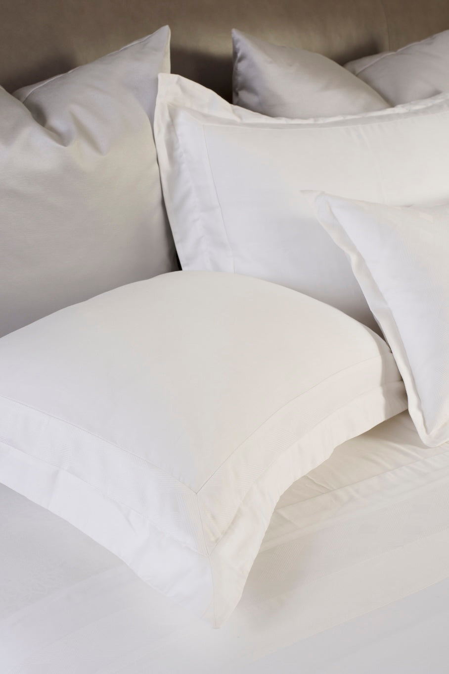 La Rosa White Pillowcases
