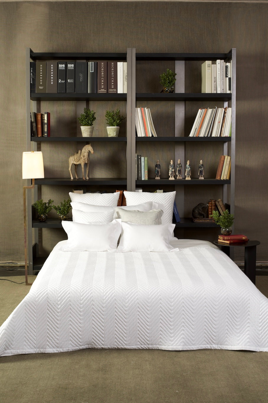 Sakara White Bedspread Set
